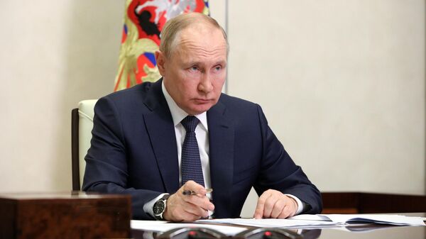 Президент РФ Владимир Путин проводит заседание Совета при президенте по стратегическому развитию и национальным проектам - Sputnik Латвия