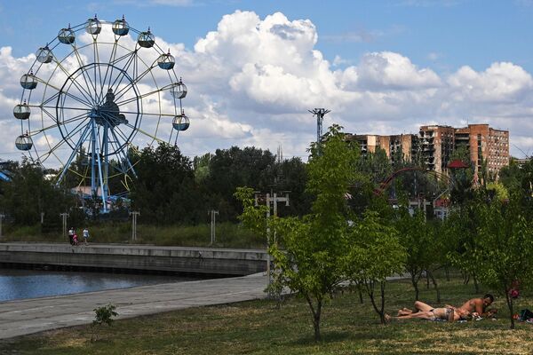 Колесо обозрения в парке имени Н.А. Гурова в Мариуполе - Sputnik Латвия