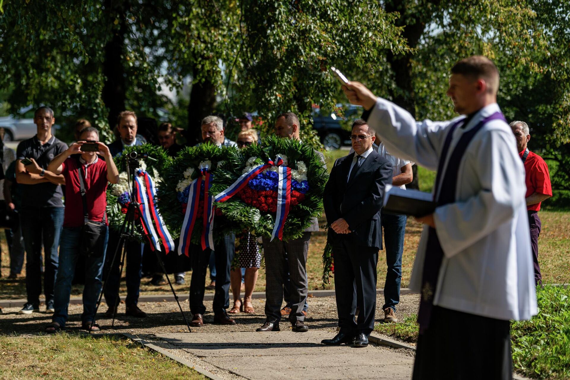 Церемония перезахоронения останков советских артиллеристов в Екабпилсе Церемония перезахоронения останков советских артиллеристов в Екабпилсе - Sputnik Латвия, 1920, 20.08.2022