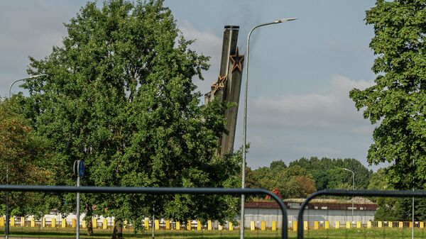 Снос стелы памятника Освободителям Риги - Sputnik Латвия