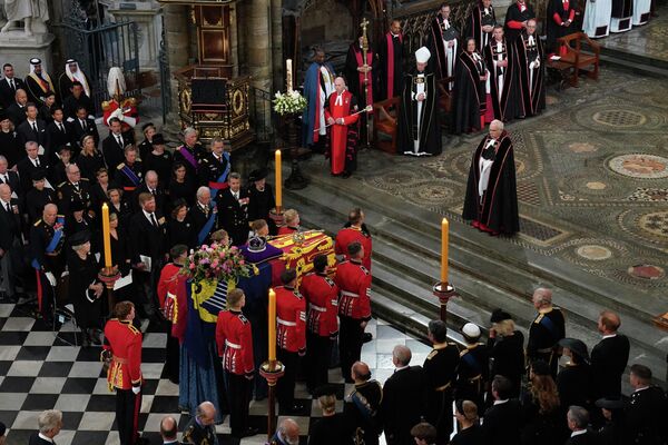 Похороны королевы Елизаветы II в Вестминстерском аббатстве в центре Лондона. - Sputnik Латвия