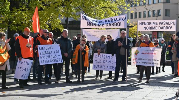 Акция протеста движения профсоюзов Литвы Солидарность в Вильнюсе - Sputnik Латвия