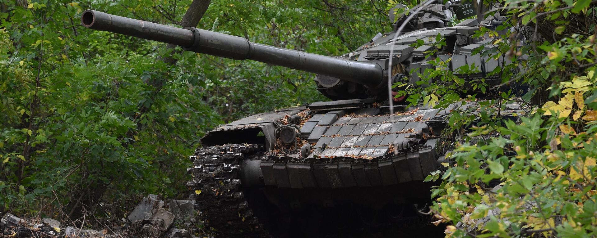 Танк Т-72Б3 механизированных войск армии РФ в зоне спецоперации - Sputnik Латвия, 1920, 21.10.2022