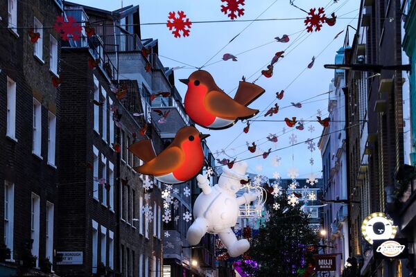 Рождественские украшения в центре Лондона. - Sputnik Латвия