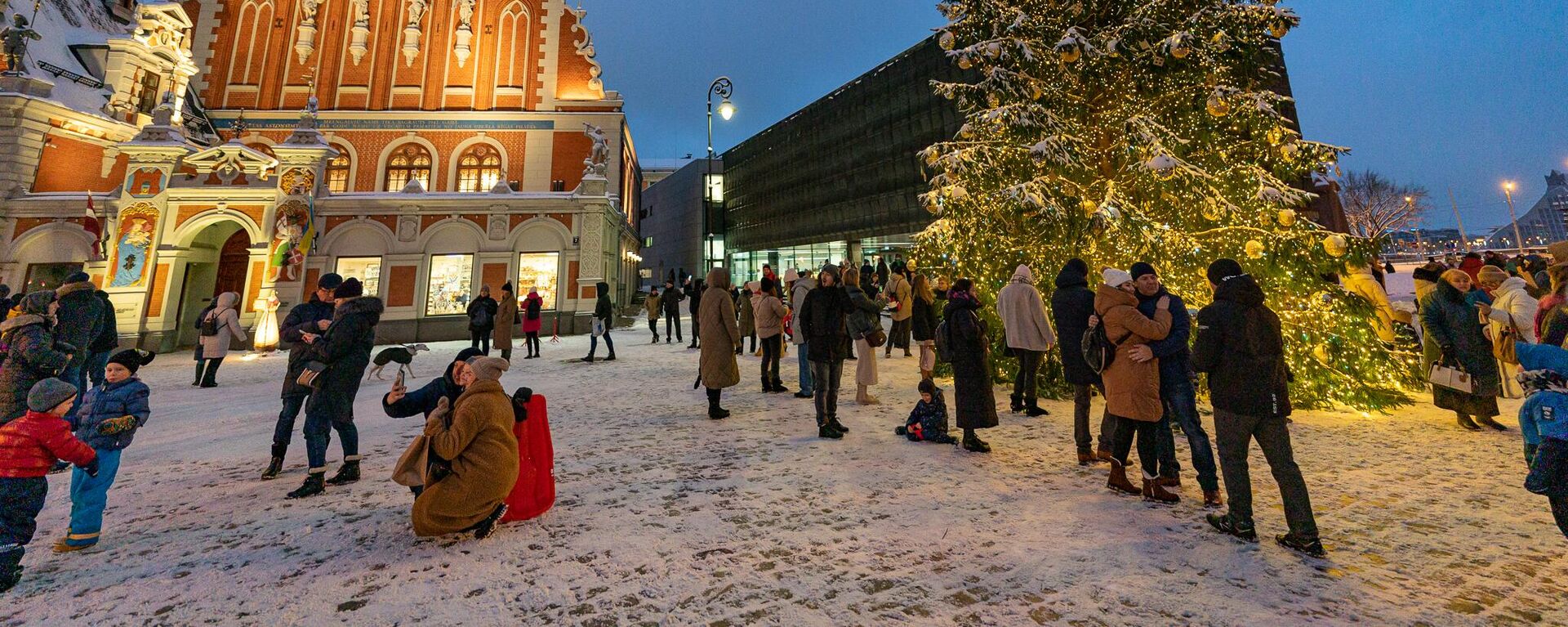 На Домской площади в Риге открылась Рождественская ярмарка  - Sputnik Латвия, 1920, 02.01.2023