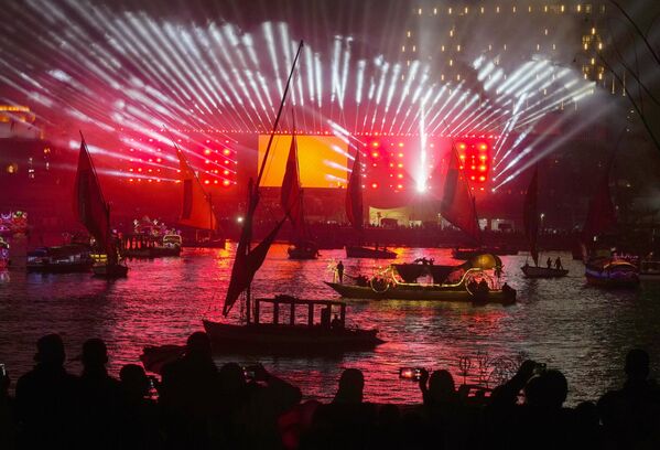 Люди катаются на лодках по реке Нил в Каире, Египет, в воскресенье, 1 января 2023 года - Sputnik Латвия