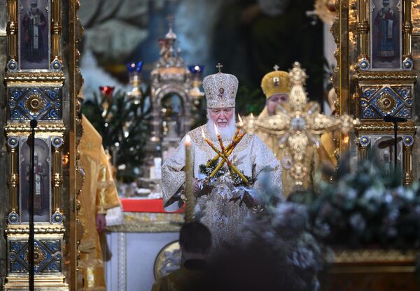 Среди православных верующих оно отмечается 7 января - согласно юлианскому календарю. - Sputnik Латвия