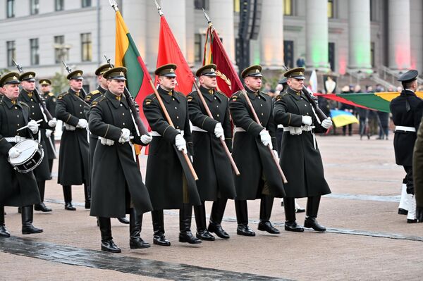 В Вильнюсе проходят мероприятия в память о событиях 13 января 1991 года возле Вильнюсской телебашни. - Sputnik Латвия