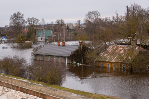 Затопленные дома в Екабпилсе, 15 января 2023 года. - Sputnik Латвия