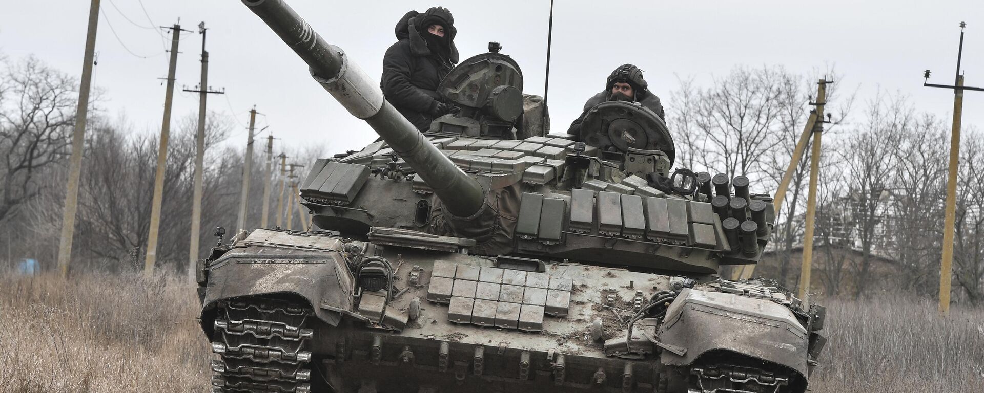 Танк Т-72 Вооруженных сил РФ в зоне спецоперации - Sputnik Латвия, 1920, 19.01.2023