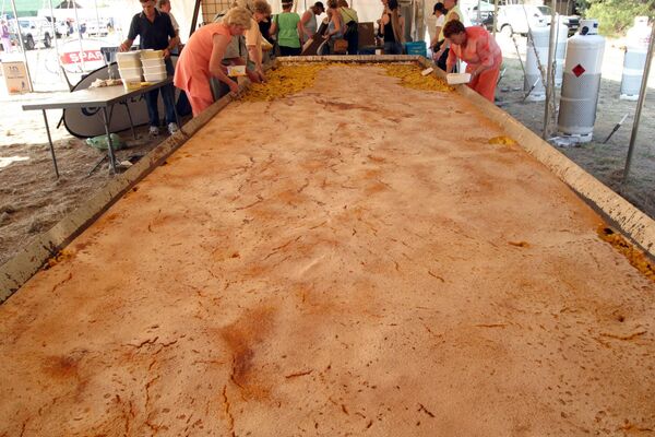Самый большой тыквенный пирог, когда-либо приготовленный в ЮАР. - Sputnik Латвия