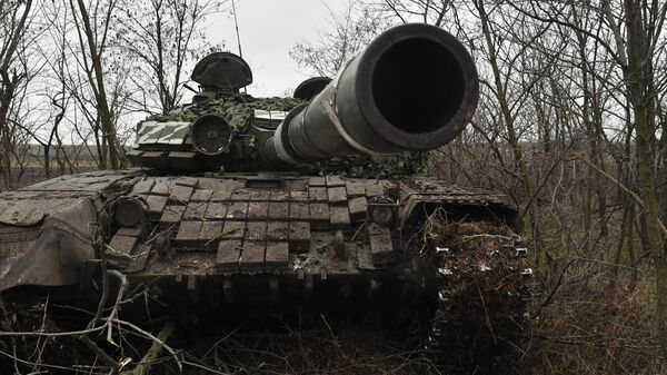 Танк Т-72 ВС РФ в зоне спецоперации - Sputnik Латвия
