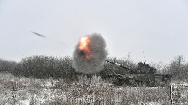 Работа танков Т-72Б в южном секторе СВО - Sputnik Латвия