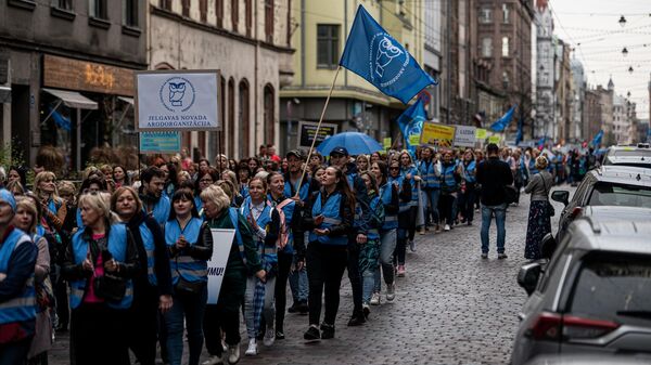 В Риге проходит акция протеста работников сферы образования - Sputnik Латвия