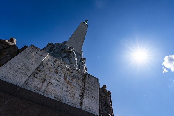 Памятник Свободы в Риге в День восстановления независимости Латвии. - Sputnik Латвия