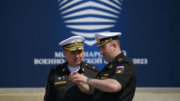 Российские моряки на Международном военно-морском салоне МВМС-2023 в Кронштадте - Sputnik Латвия