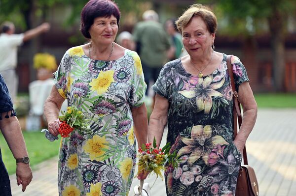 В Жолинес верующие жители Паланги с самого утра отправились на церковную службу. - Sputnik Латвия