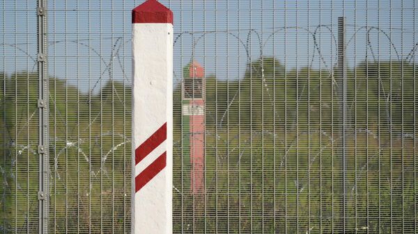 Забор на латвийско-белорусской границе - Sputnik Латвия