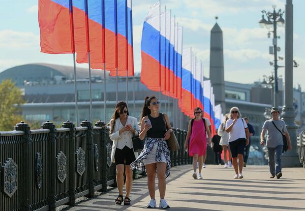 Праздничное оформление Москвы ко Дню флага России  - Sputnik Латвия