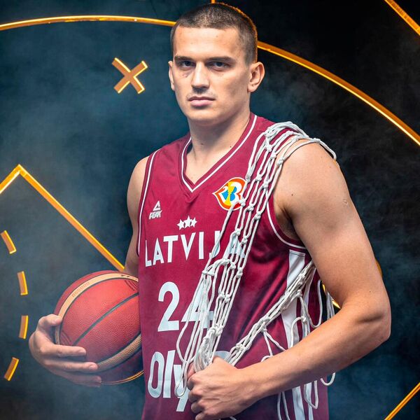 Игрок сборной Латвии по баскетболу Андрейс Гражулис - Sputnik Латвия