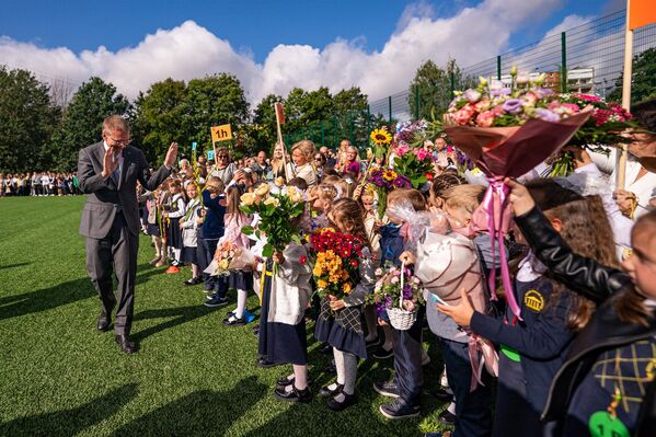 1 сентября президент Латвии Эдгарс Ринкевичс посетил Рижскую классическую гимназию - Sputnik Латвия