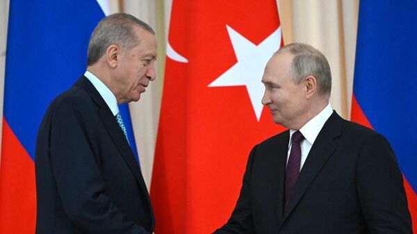 Президент РФ В. Путин провел переговоры с президентом Турции Р. Т. Эрдоганом - Sputnik Латвия