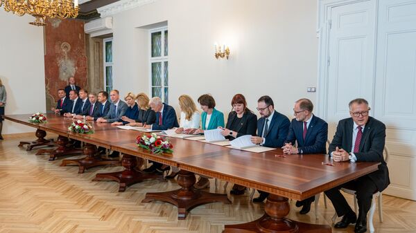 Подписание коалиционного договора между Новым Единством, Прогрессивными и СЗК - Sputnik Латвия