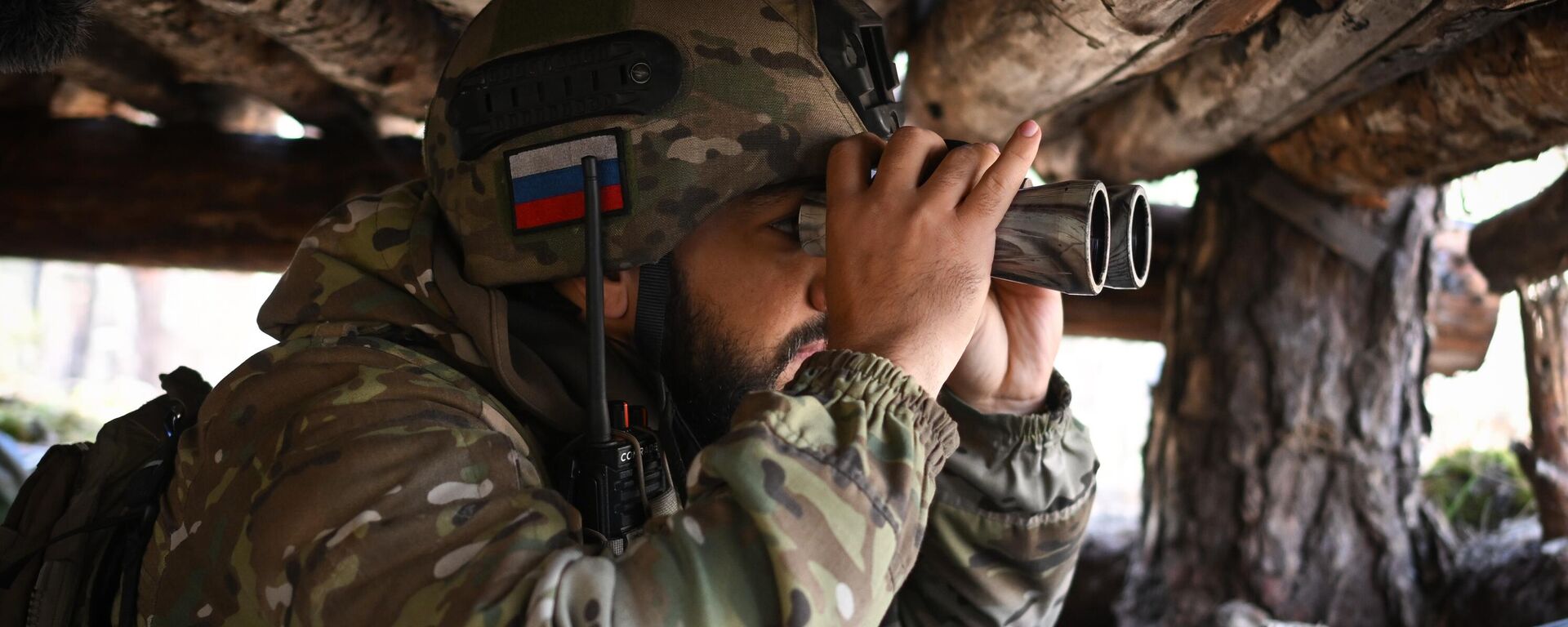 Военнослужащий зенитного ракетного дивизиона ЦВО ВС РФ на краснолиманском направлении спецоперации - Sputnik Латвия, 1920, 23.10.2023
