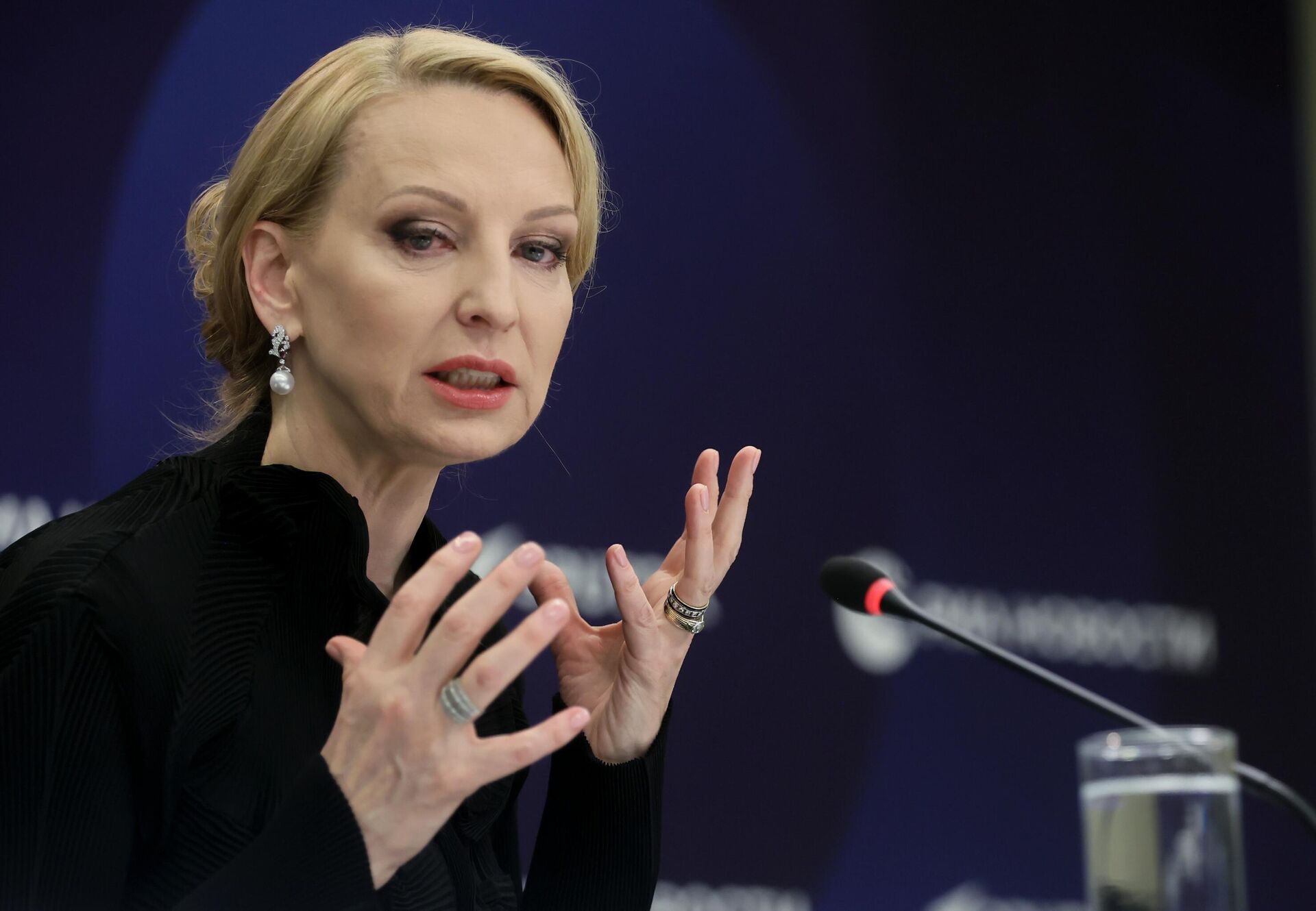 Народная артистка России Илзе Лиепа во время творческой встречи в ММПЦ Россия сегодня - Sputnik Латвия, 1920, 16.11.2023