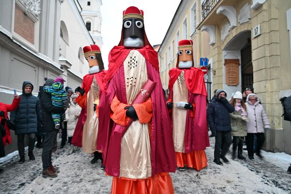 В народной традиции волхвы со временем стали королями. Именно в таком виде предание сохранилось в стране до наших дней. - Sputnik Латвия