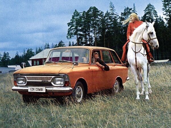 Реклама советского автомобиля Иж-2125 - Sputnik Латвия