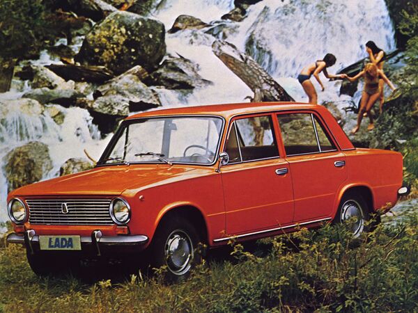 Реклама советского автомобиля Lada 1200 - Sputnik Латвия