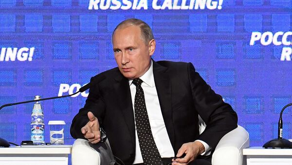 Путин пошутил про судьбу доллара в России - видео - Sputnik Latvija