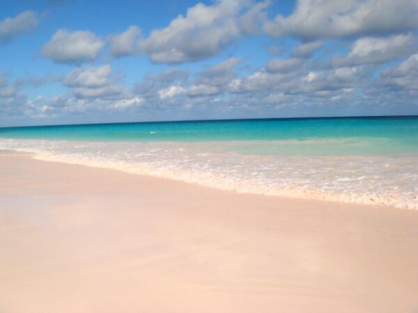Розовый пляж на острове Харбор, Багамские острова - Sputnik Латвия