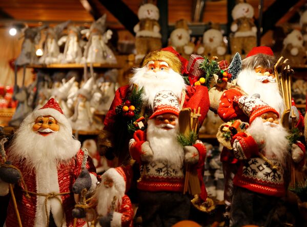 Рождественские украшения на ярмарке в Зальцбурге, Австрия - Sputnik Латвия