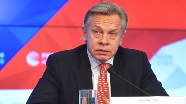 Председатель комиссии Совета Федерации РФ по информационной политике Алексей Пушков - Sputnik Латвия