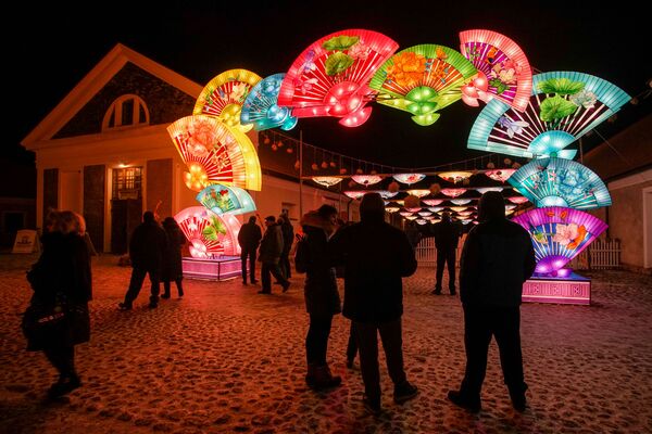Фестиваль света Великие китайские огни в Пакруойской усадьбе - Sputnik Латвия