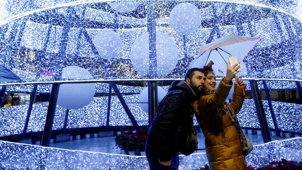 Рождественская ель в Греции  - Sputnik Латвия