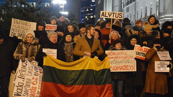 Митинг работников образования и просвещения в Литве - Sputnik Latvija