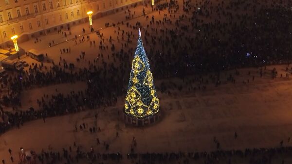 Новогодний забег Дедов Морозов - Sputnik Latvija
