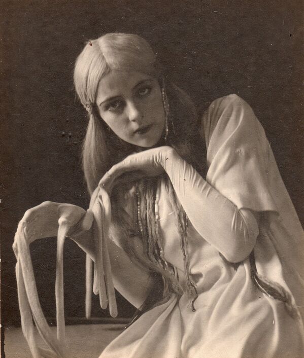 Русская актриса немого кино Александра Ребикова, 1908 год Русская актриса немого кино Александра Ребикова, 1908 год - Sputnik Латвия