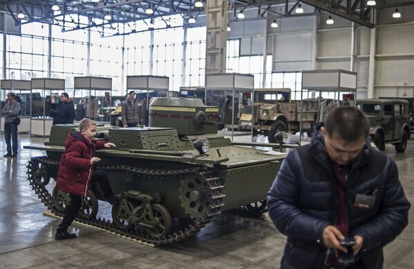Международная выставка исторической военной техники Моторы войны Международная выставка исторической военной техники Моторы войны - Sputnik Латвия