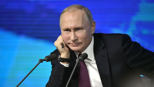 Ежегодная большая пресс-конференция президента РФ В. Путина - Sputnik Latvija
