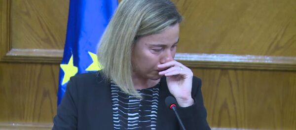Могерини заплакала и ушла с брифинга в Аммане из-за терактов в Бельгии Могерини заплакала и ушла с брифинга в Аммане из-за терактов в Бельгии - Sputnik Latvija