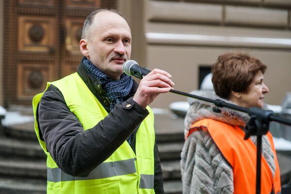 Молчать больше нельзя: в Риге прошел марш против социальной несправедливости Молчать больше нельзя: в Риге прошел марш против социальной несправедливости - Sputnik Латвия