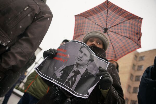 Митинг в защиту Палецкиса: три десятка неравнодушных в океане молчания Митинг в защиту Палецкиса: три десятка неравнодушных в океане молчания - Sputnik Латвия