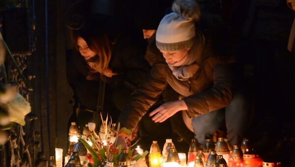 Тысячи человек вышли на улицы Гданьска в память убитого мэра Павла Адамовича - Sputnik Латвия
