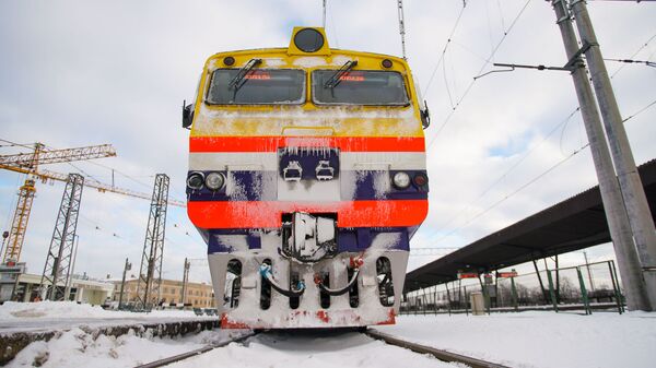 Эктропоезд АО Pasažieru vilciens  на Рижском железнодорожном вокзале - Sputnik Латвия