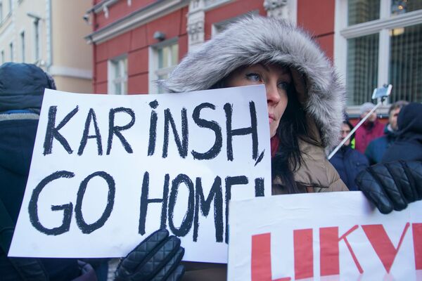 Акция протеста у здания Сейма с требованием провести внеочередные парламентские выборы Акция протеста у здания Сейма с требованием провести внеочередные парламентские выборы - Sputnik Латвия