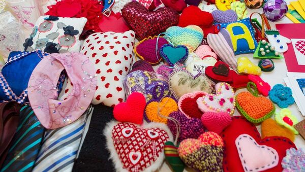 Акция Сердцем к сердцу в поддержку детей, страдающих от онкологических заболеваний  - Sputnik Latvija
